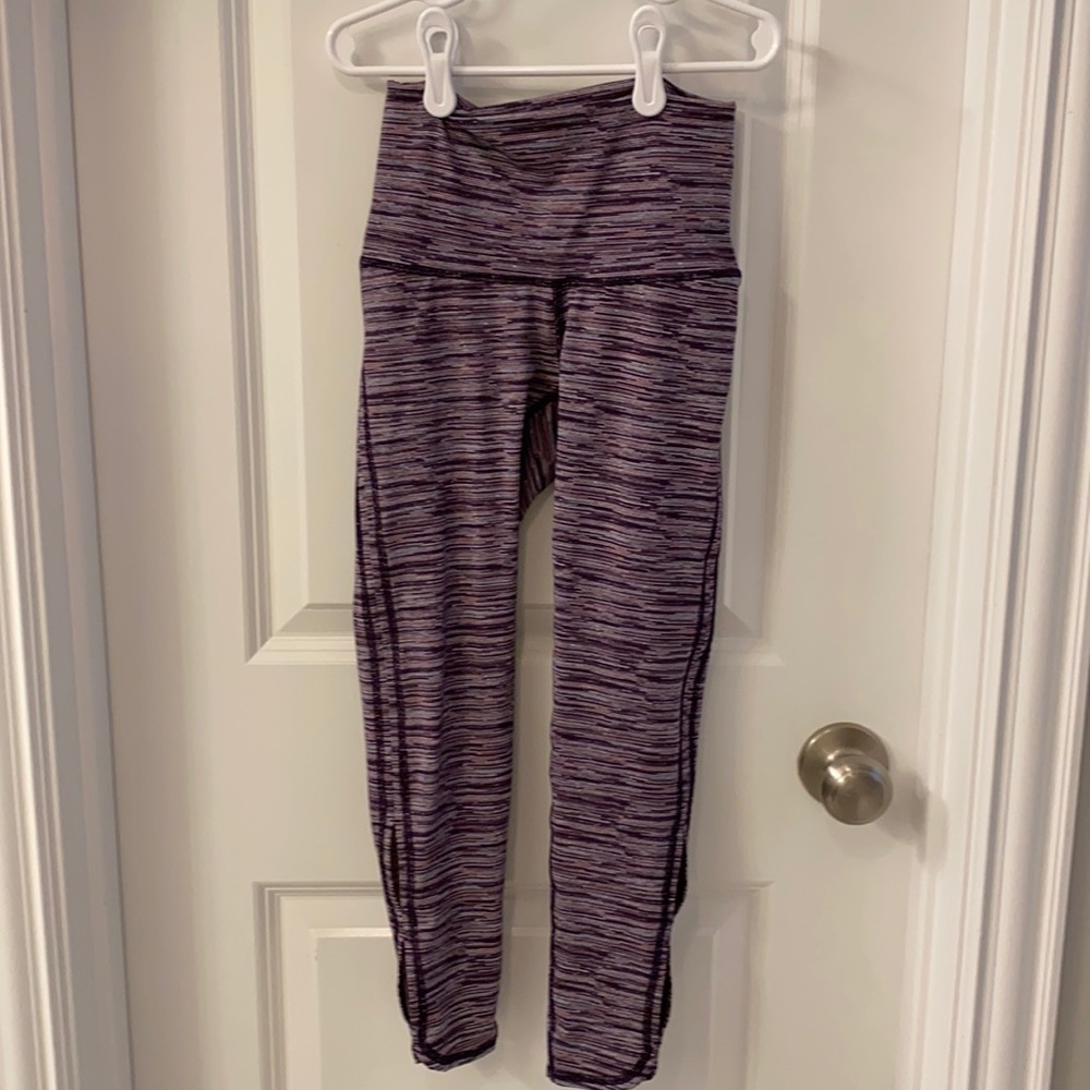 Never worn Aerie cropped yoga tights.